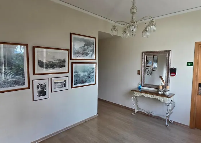 Mouria Pension Rooms & Studios